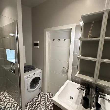 Valdemara 39 דירה